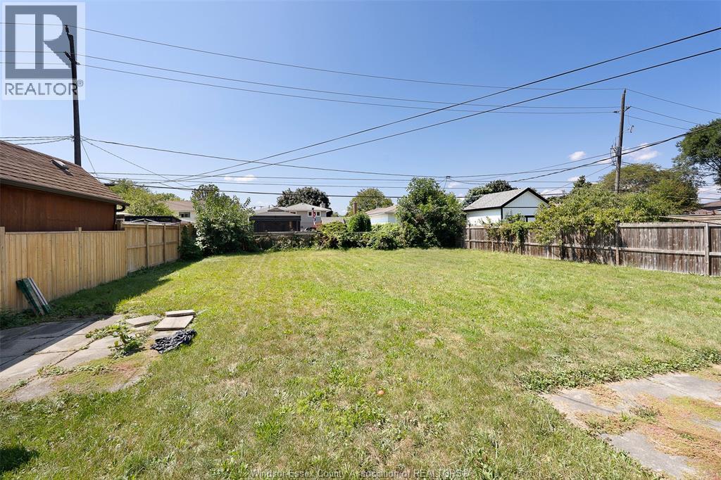 1237 Homedale Property Photo 5