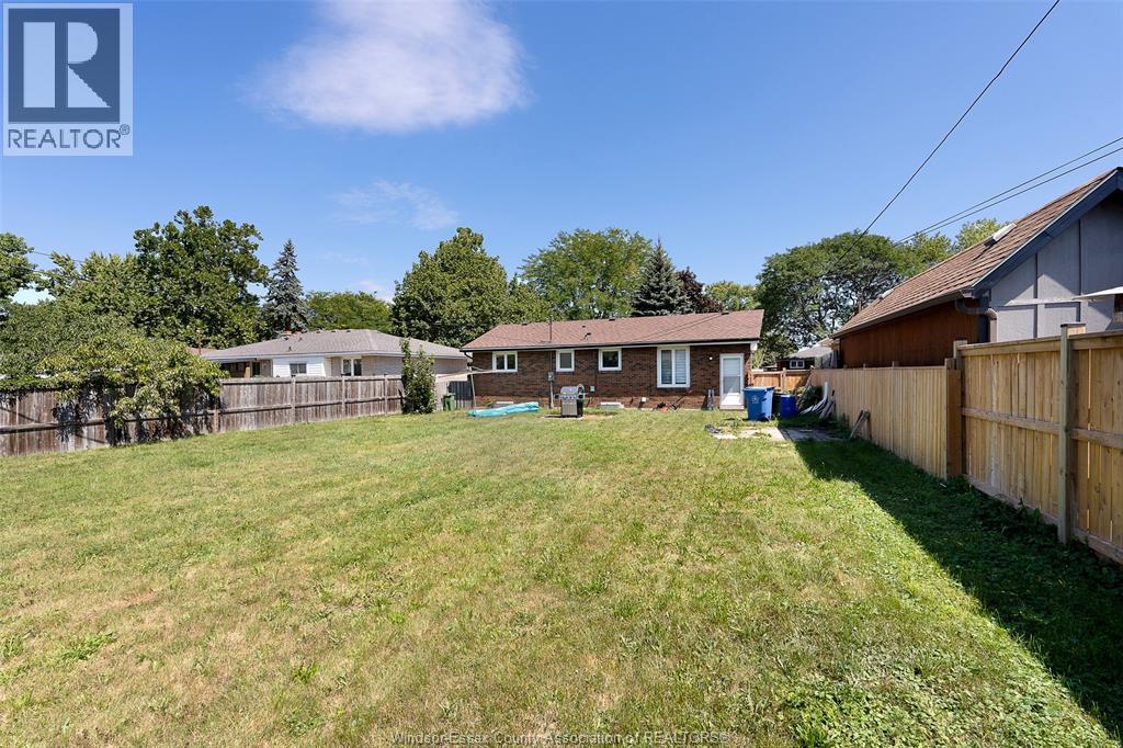 1237 Homedale Property Photo 6