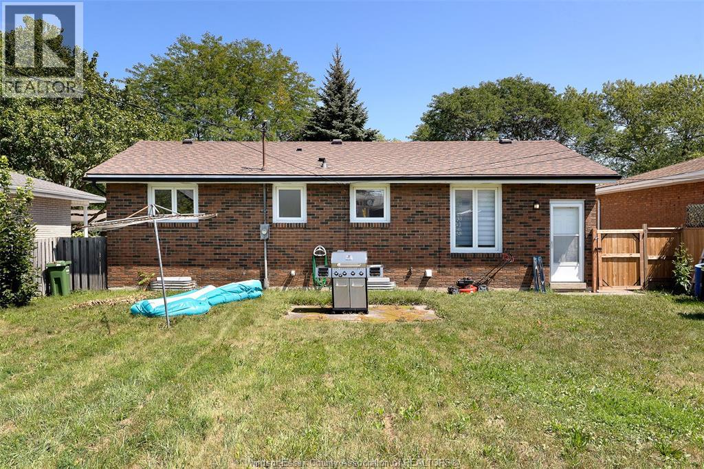 1237 Homedale Property Photo 7