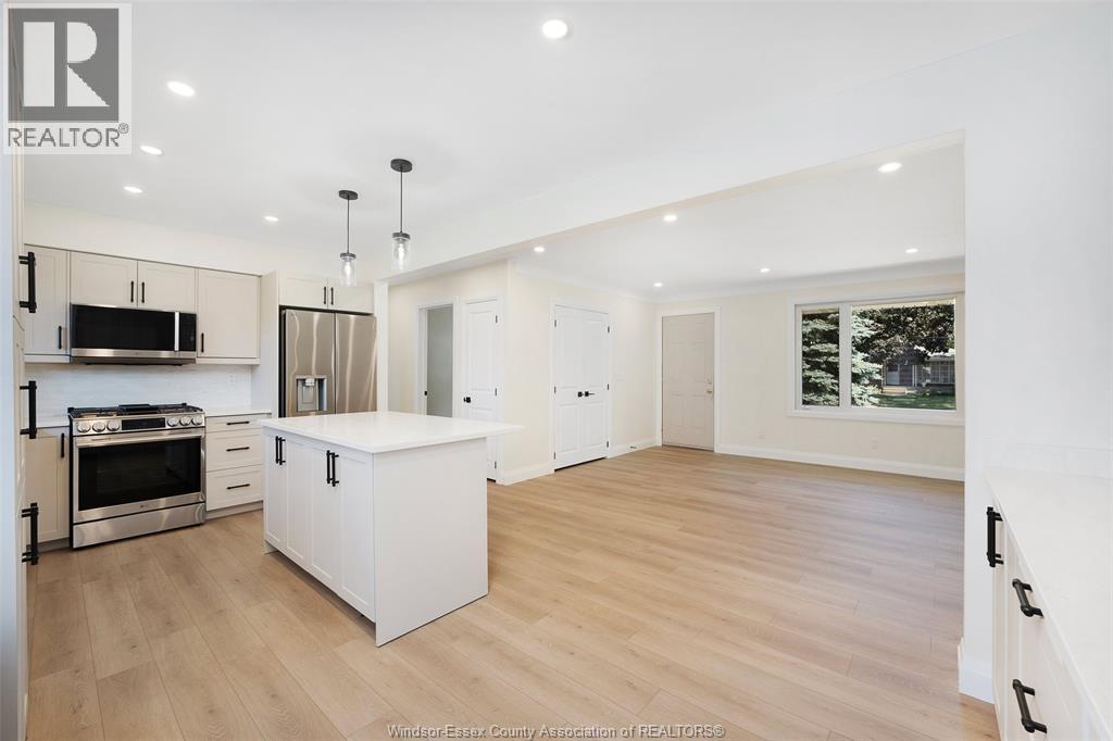 1237 Homedale Property Photo 14