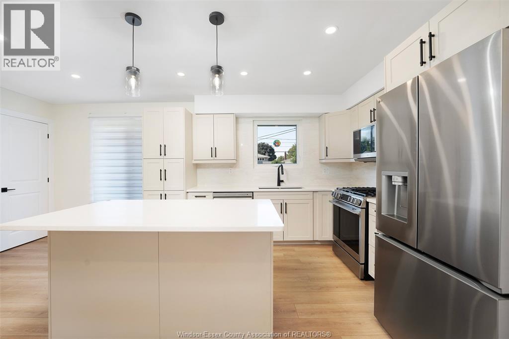1237 Homedale Property Photo 17
