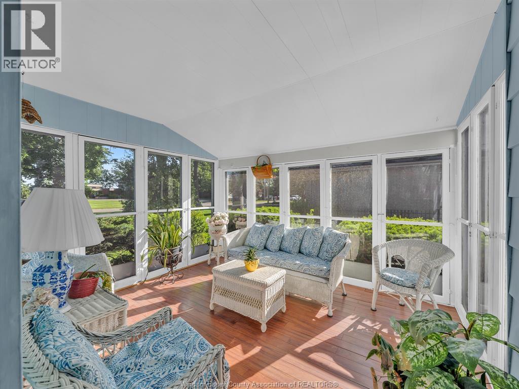 6565 Riverside Drive East Property Photo 8