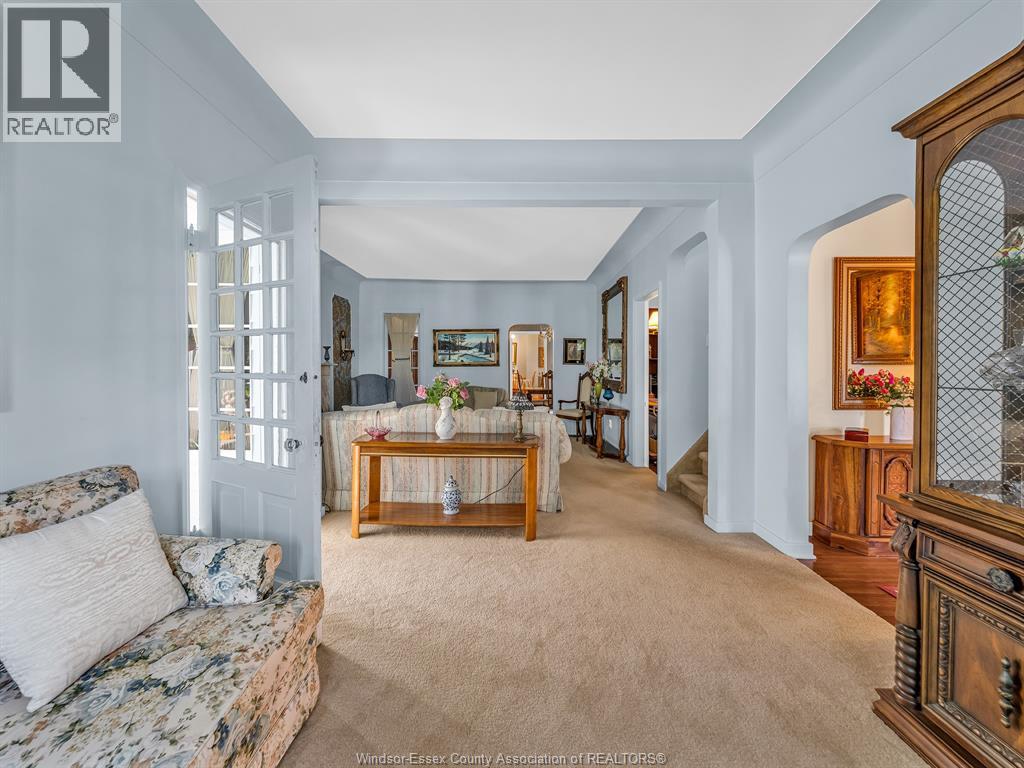 6565 Riverside Drive East Property Photo 12