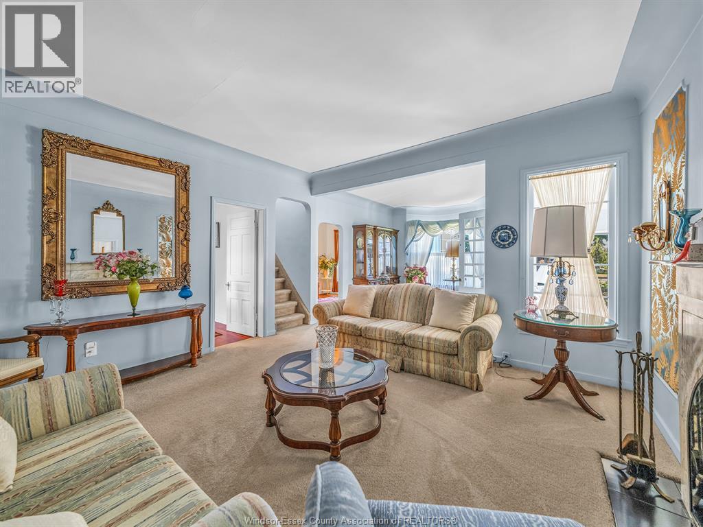 6565 Riverside Drive East Property Photo 13