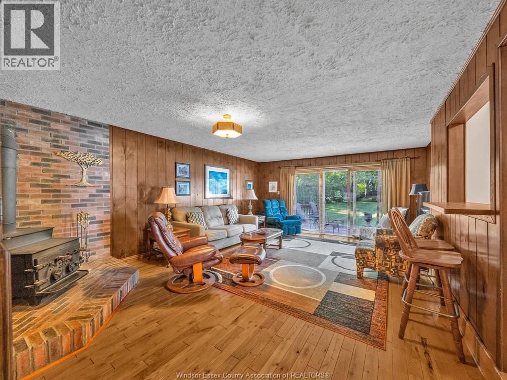 6565 Riverside Drive East Property Photo 20