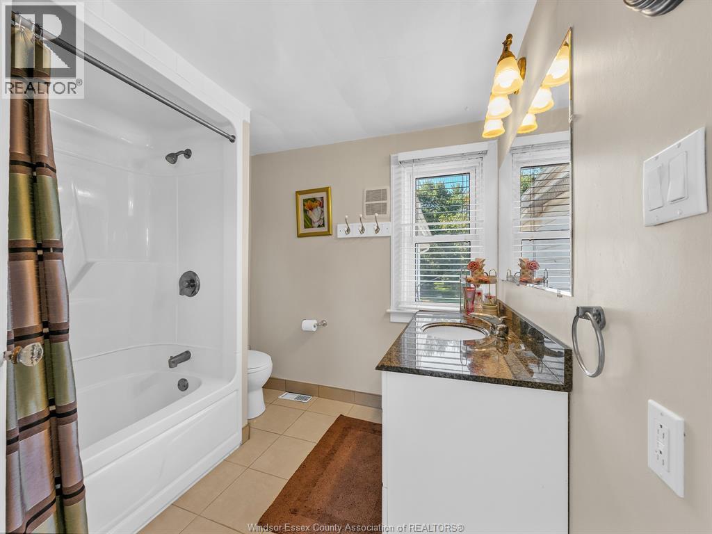 6565 Riverside Drive East Property Photo 29