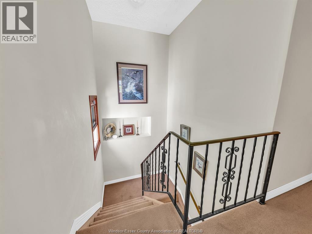6565 Riverside Drive East Property Photo 35