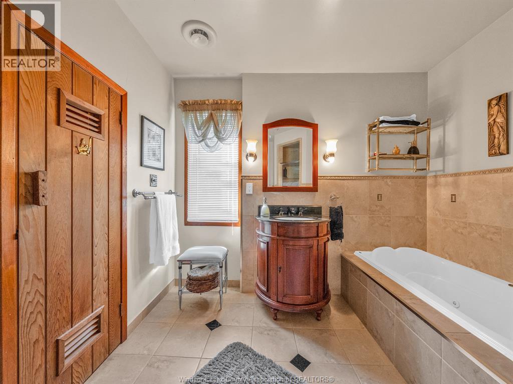 6565 Riverside Drive East Property Photo 40