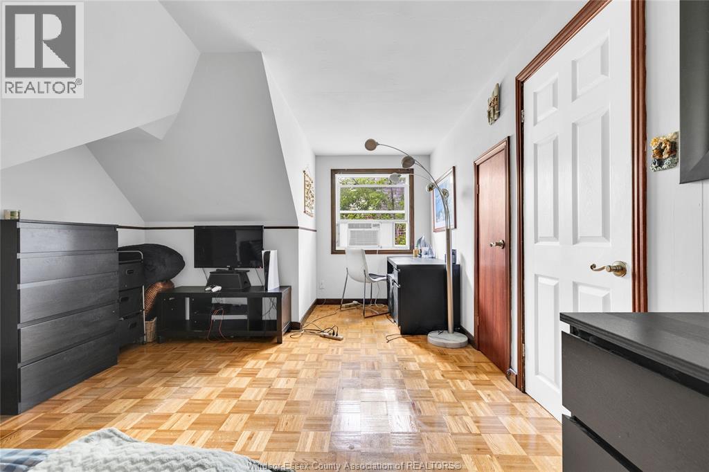 466 Matthew Brady Property Photo 18