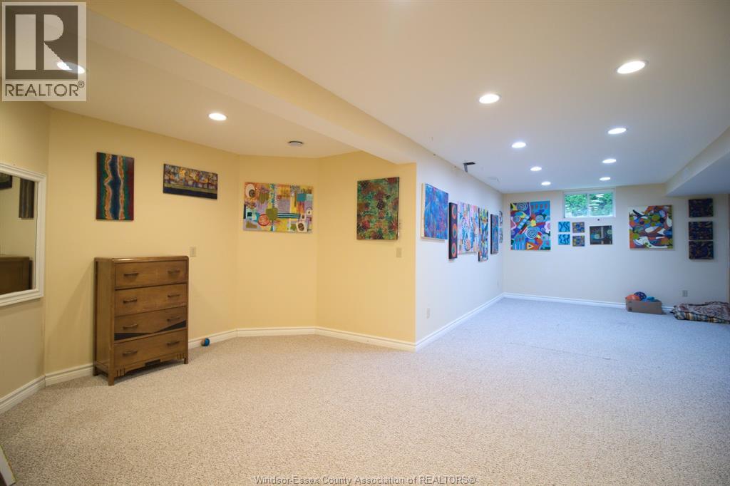 2 Thomas Street Property Photo 23
