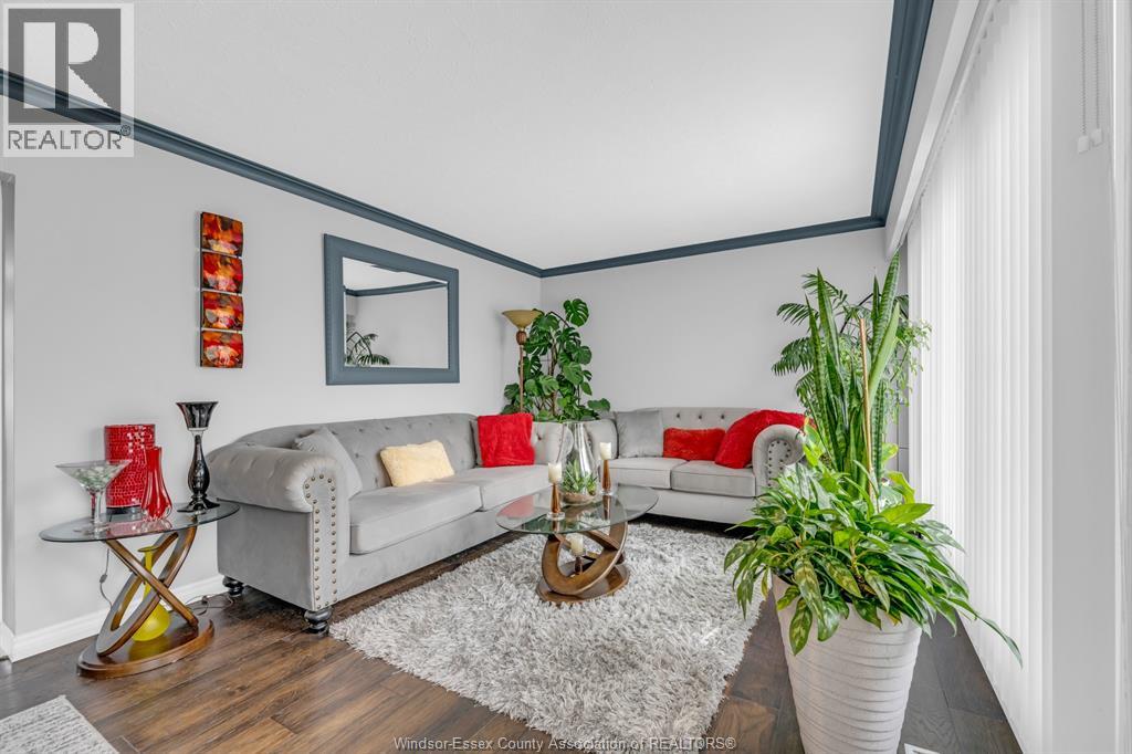 91 Danforth Avenue Property Photo 6