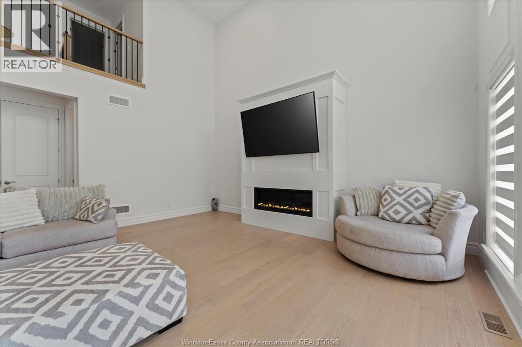 570 Orchards Crescent Property Photo 17