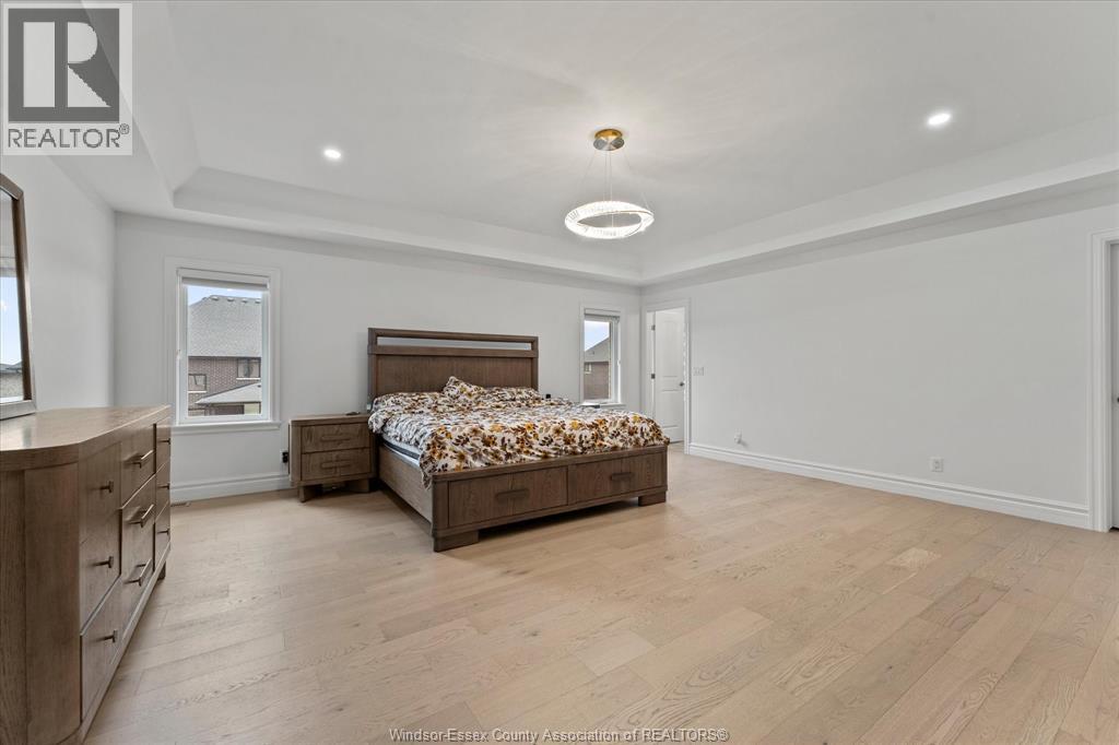 570 Orchards Crescent Property Photo 22