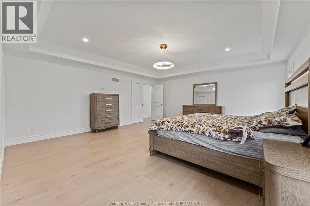 570 Orchards Crescent Property Photo 23