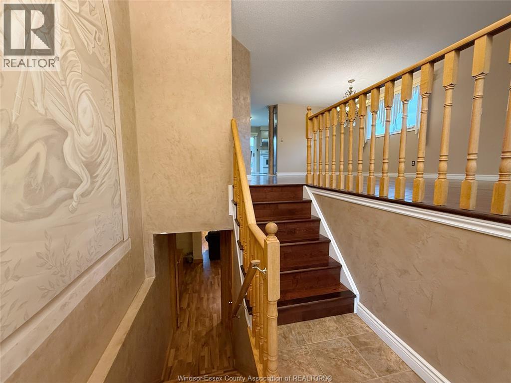546 Compton Court Property Photo 2
