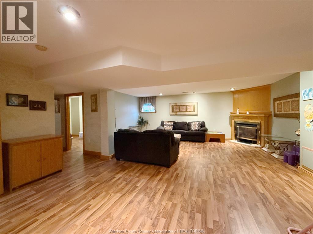 546 Compton Court Property Photo 13