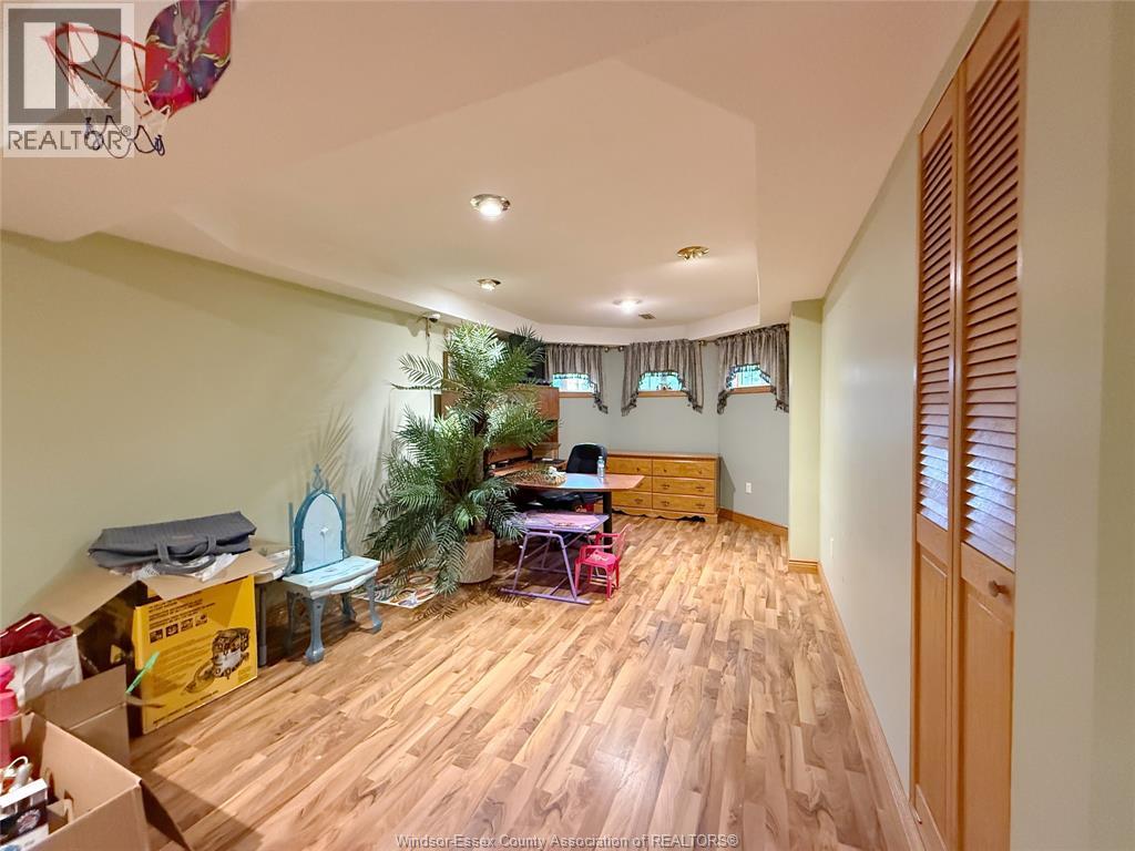 546 Compton Court Property Photo 14