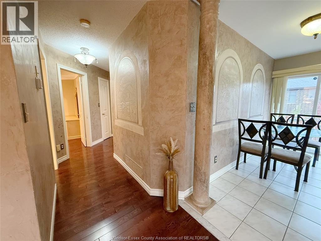 546 Compton Court Property Photo 18