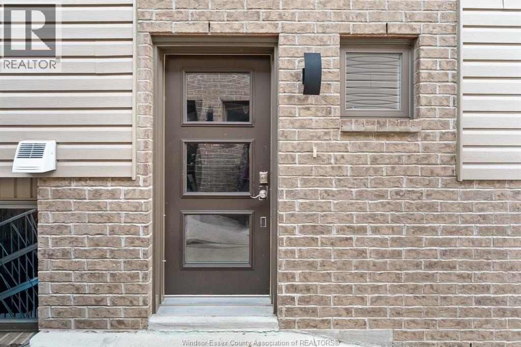 766 Irvine Avenue Property Photo 4