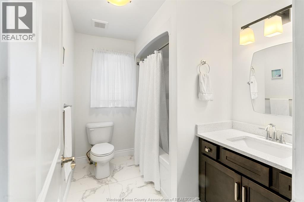 208 Clarke Property Photo 28