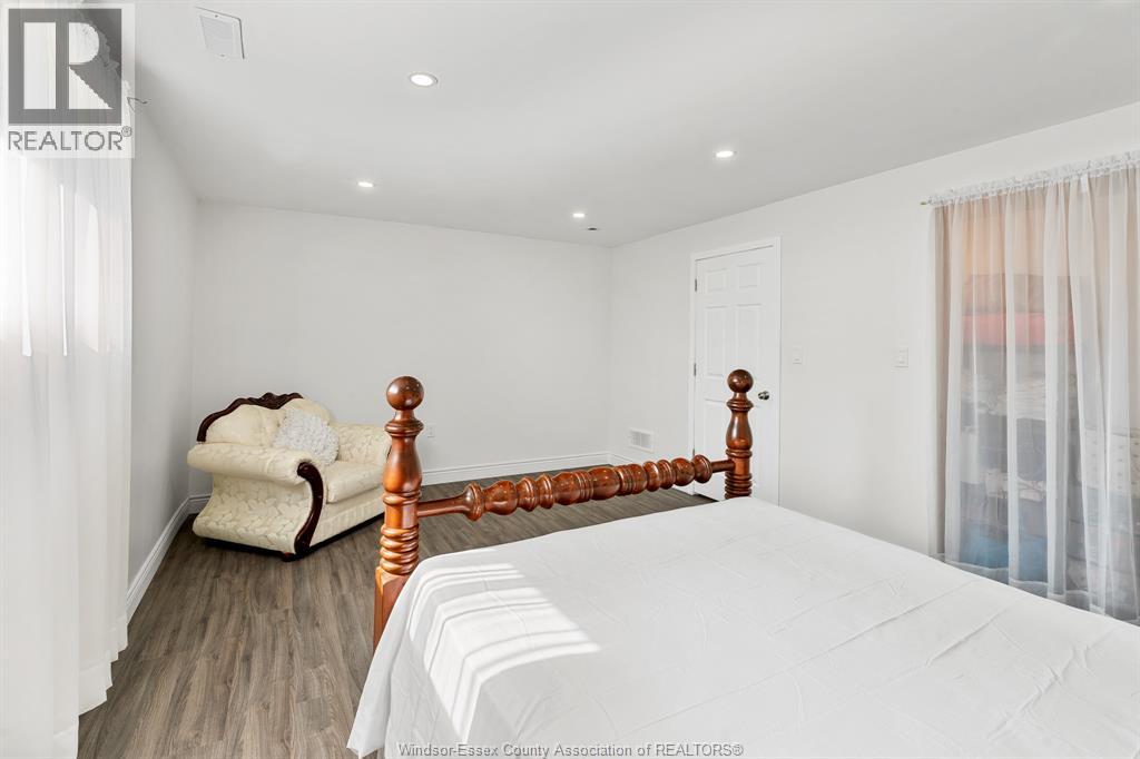 208 Clarke Property Photo 36