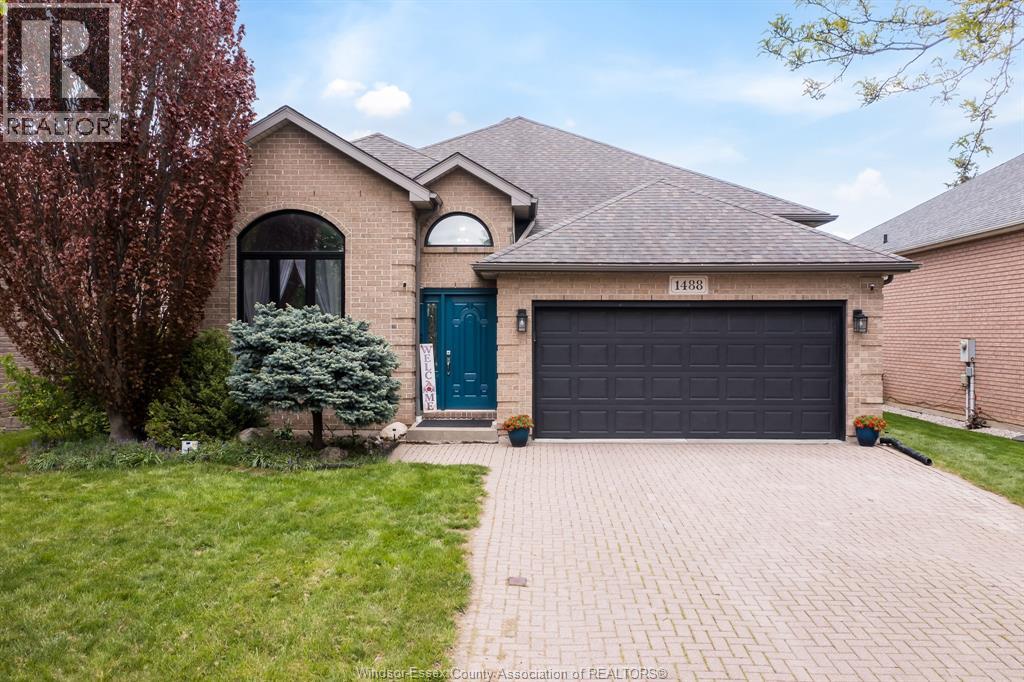 1488 Imperial Crescent Property Photo 1