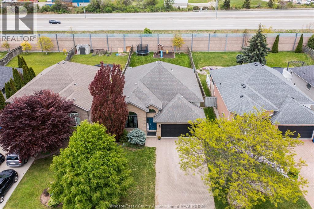 1488 Imperial Crescent Property Photo 2