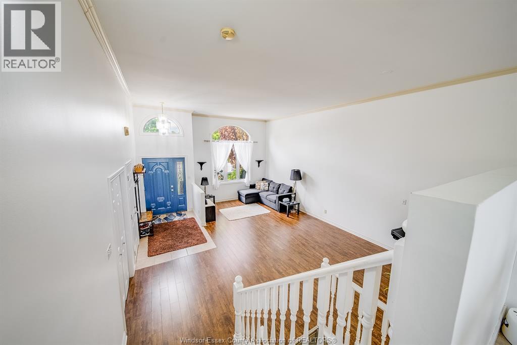1488 Imperial Crescent Property Photo 5