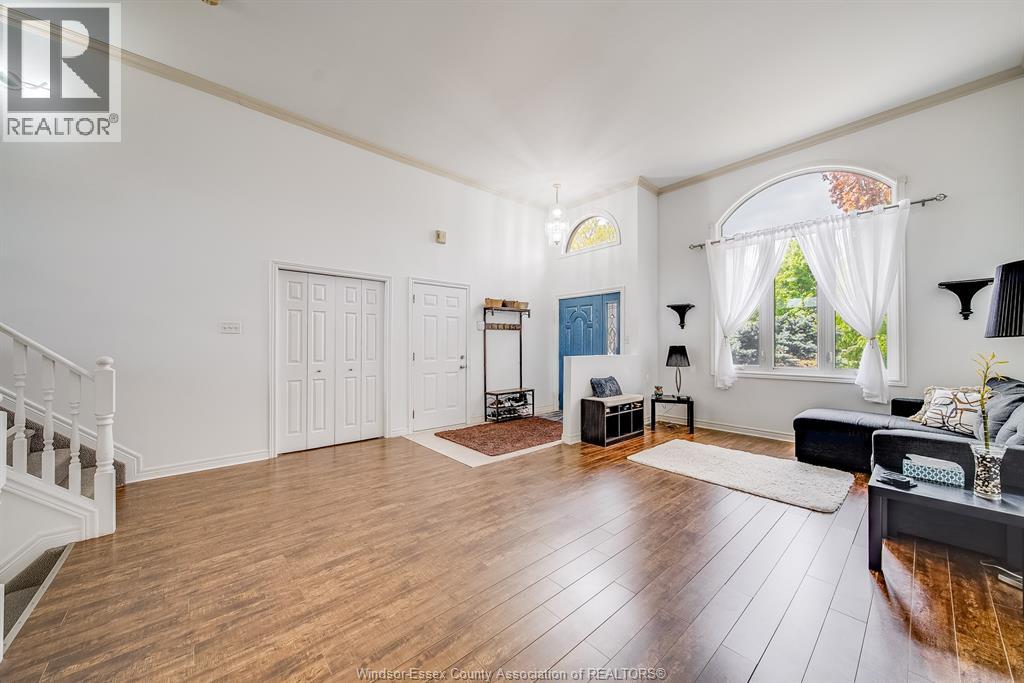 1488 Imperial Crescent Property Photo 10