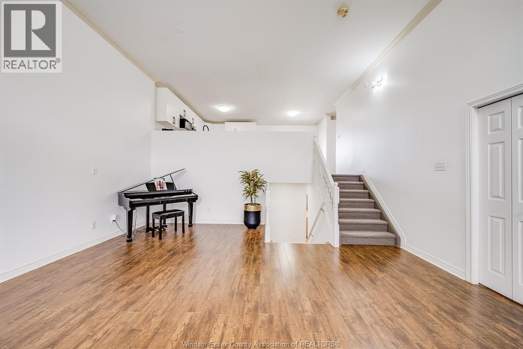 1488 Imperial Crescent Property Photo 11