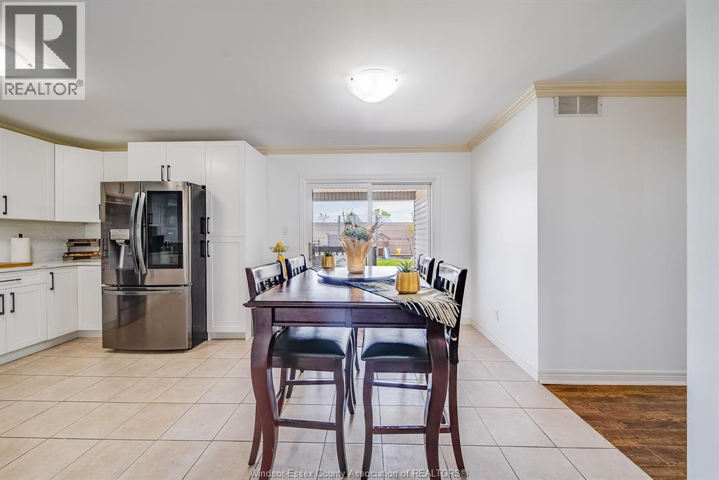 1488 Imperial Crescent Property Photo 16