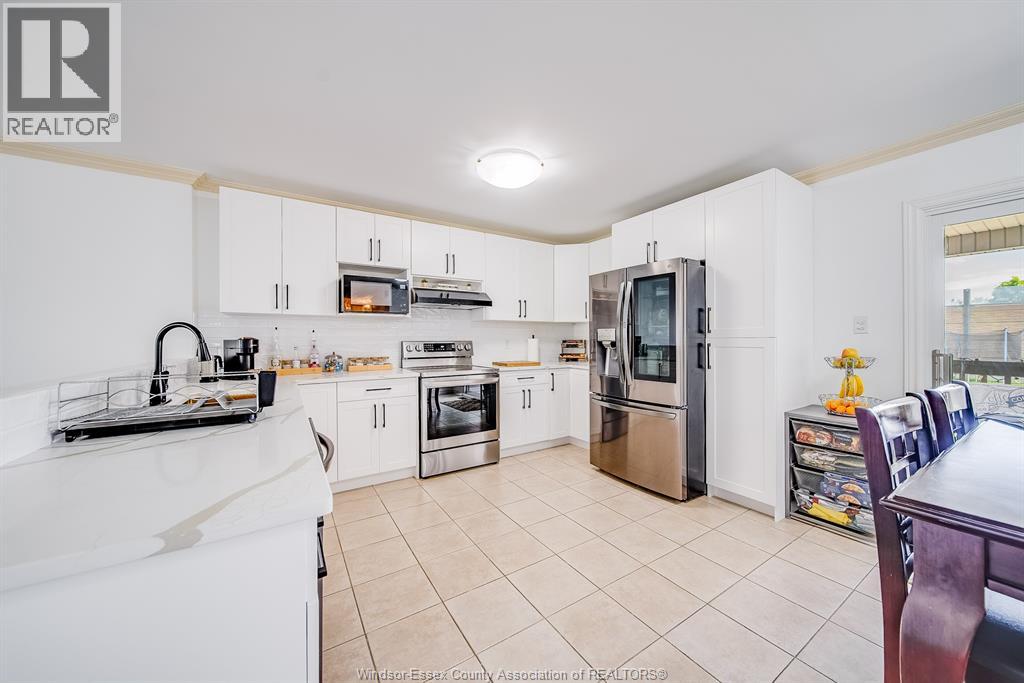 1488 Imperial Crescent Property Photo 17
