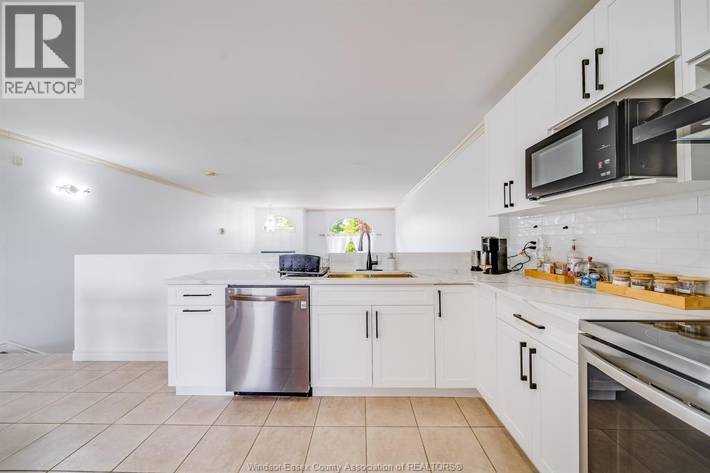 1488 Imperial Crescent Property Photo 19