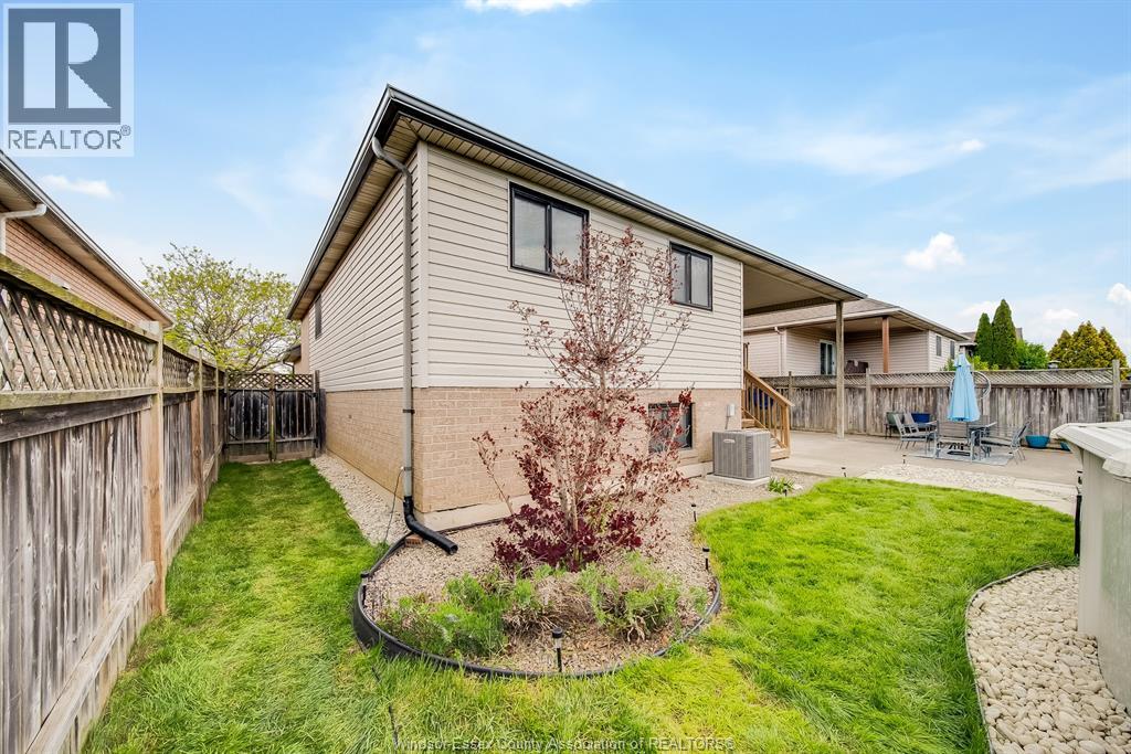 1488 Imperial Crescent Property Photo 47