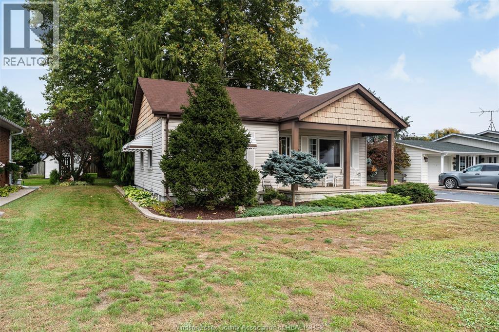171 Maple Property Photo 2