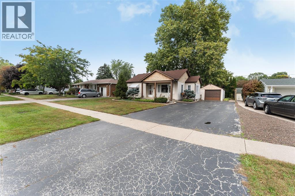 171 Maple Property Photo 4