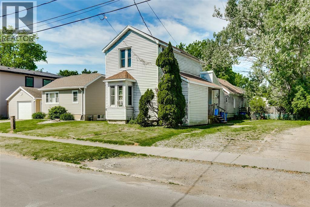 30 Duke Street South Property Photo 2