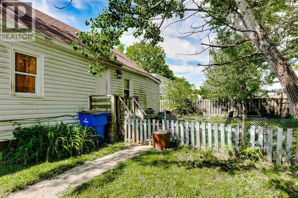 30 Duke Street South Property Photo 4