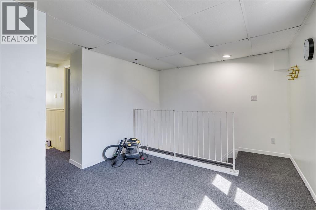 30 Duke Street South Property Photo 5