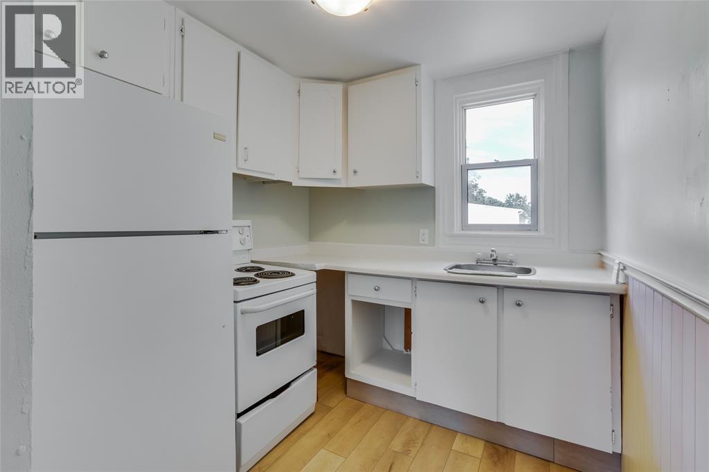 30 Duke Street South Property Photo 8