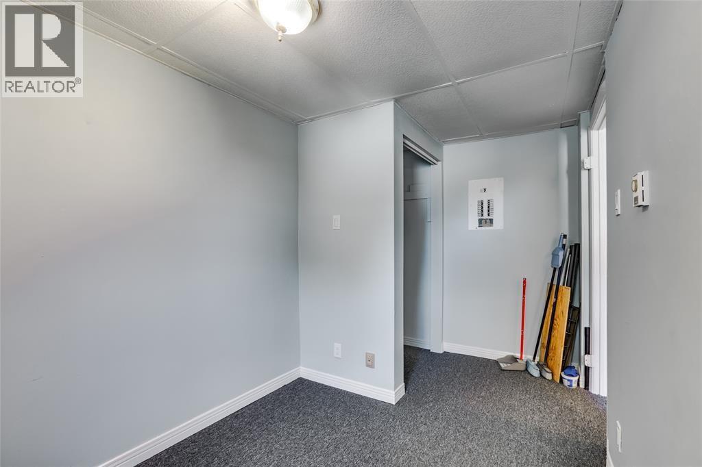 30 Duke Street South Property Photo 11