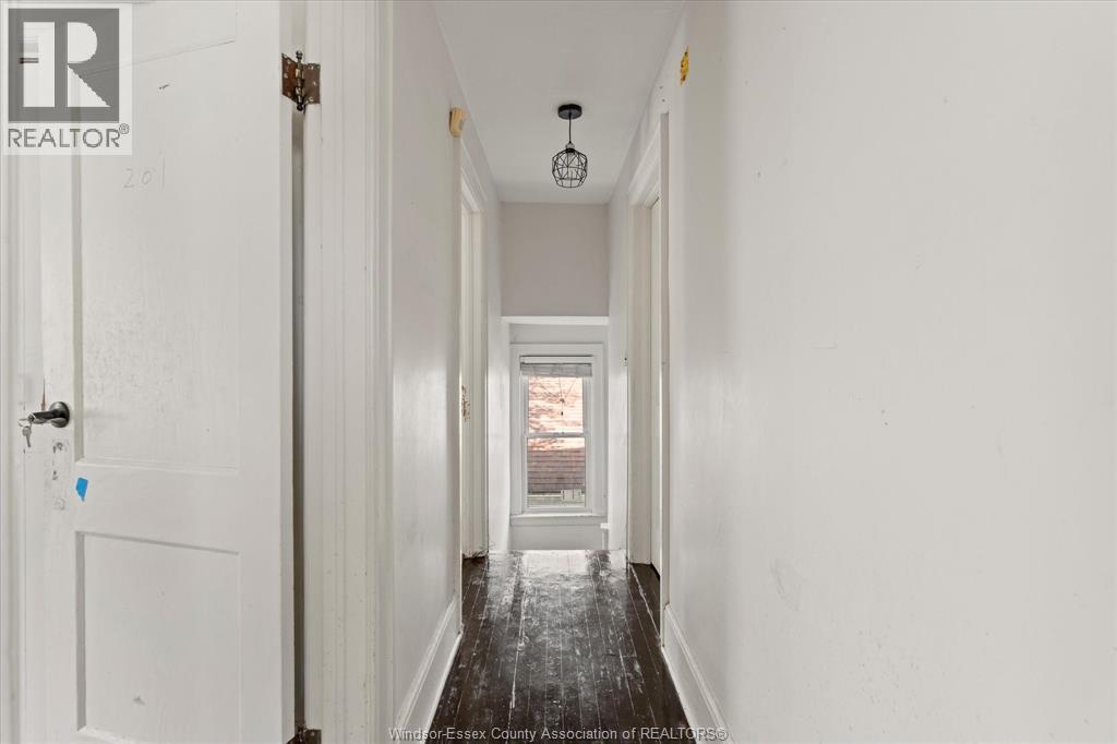 535 Randolph Avenue Property Photo 17
