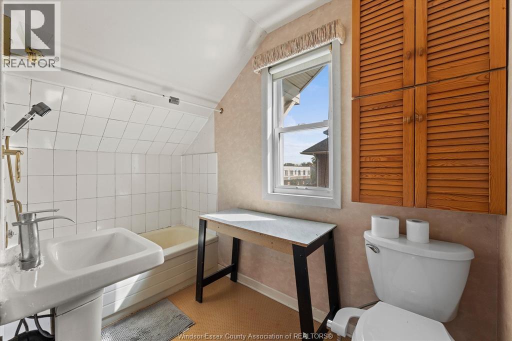 535 Randolph Avenue Property Photo 26