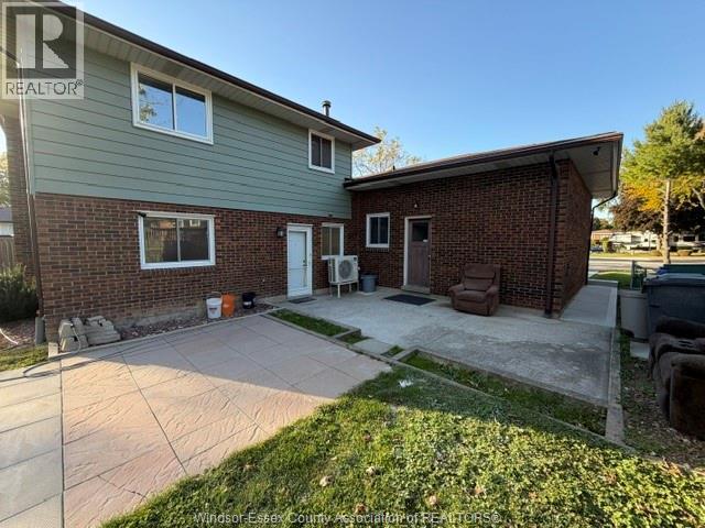 40 Holiday Court Property Photo 28