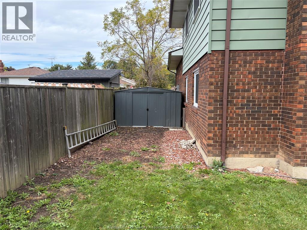 40 Holiday Court Property Photo 29