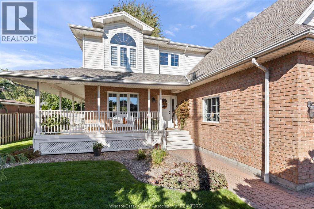 1620 Maple Property Photo 3