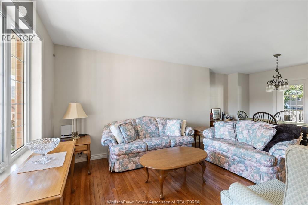 1620 Maple Property Photo 7
