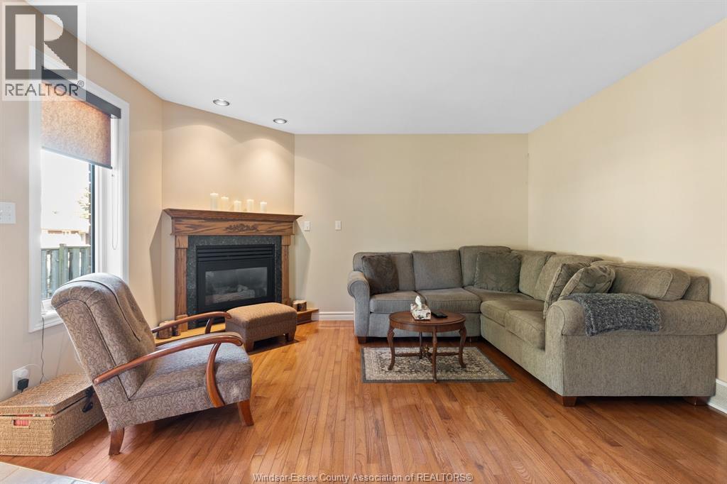 1620 Maple Property Photo 10