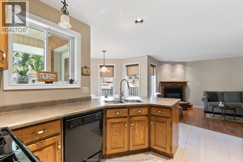 1620 Maple Property Photo 14