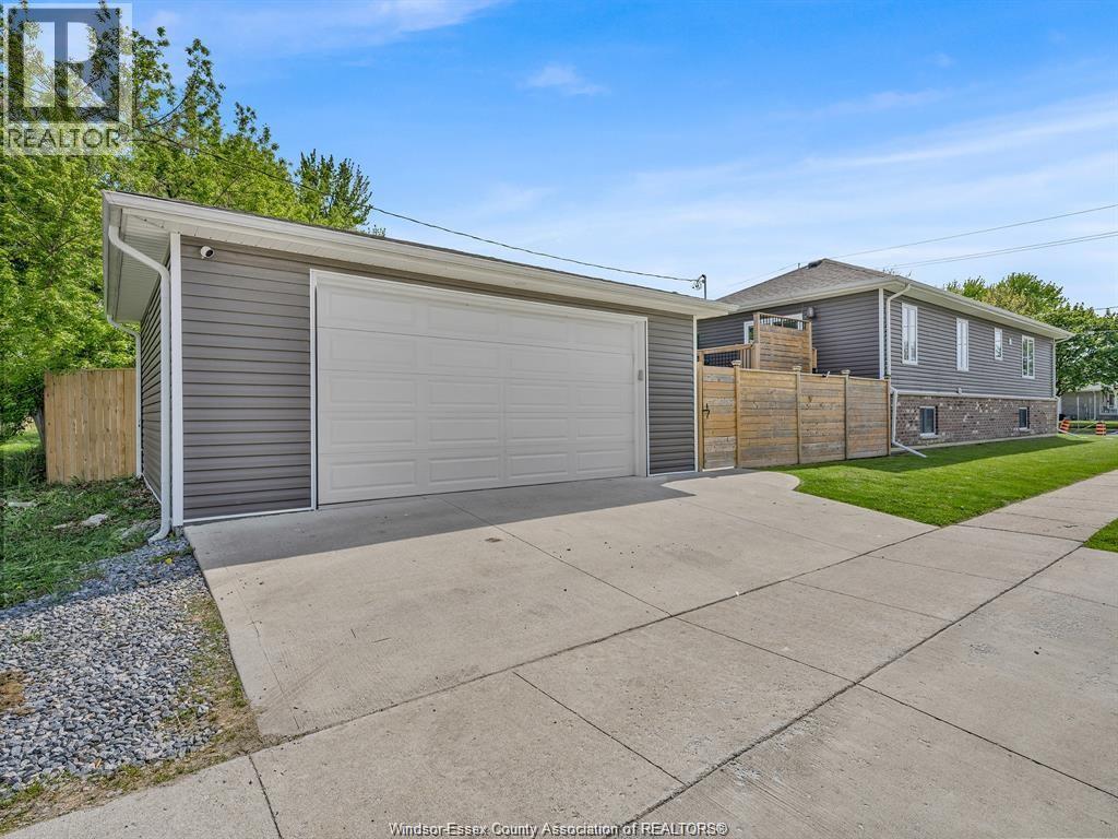 702 Lesperance Road Property Photo 3